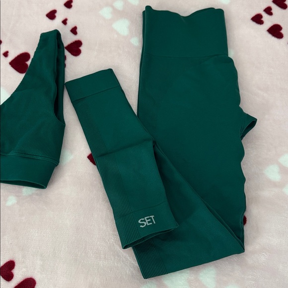 Like New Set Active Set - Picture 3 of 4